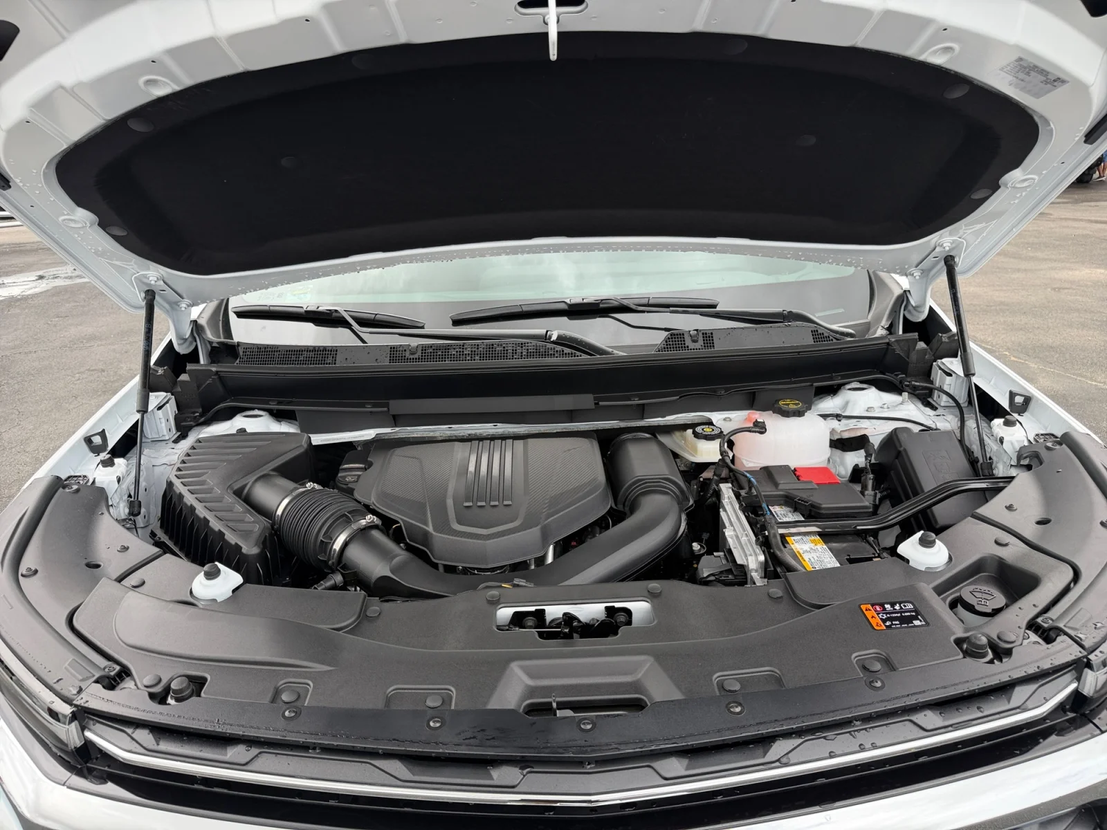 New 2027 Summit White Chevrolet LT image 20