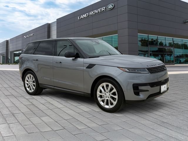 Used 2023  Land Rover SE image 7