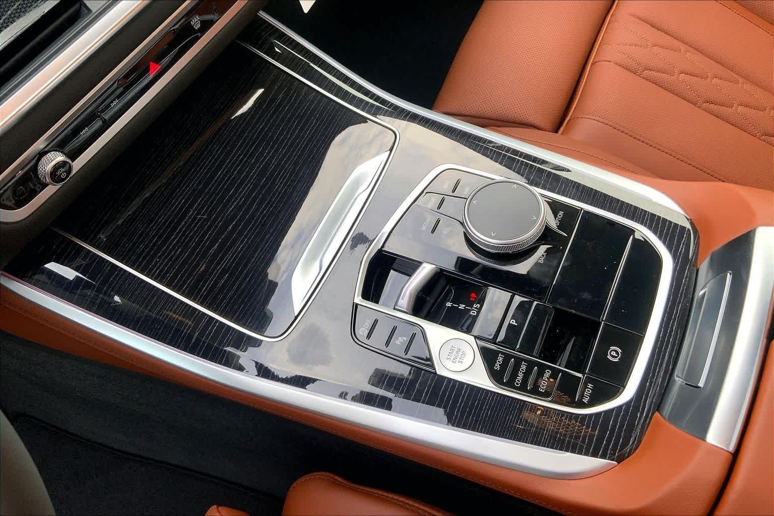 New 2026 Skyscraper Grey Metallic BMW sDrive40i image 8