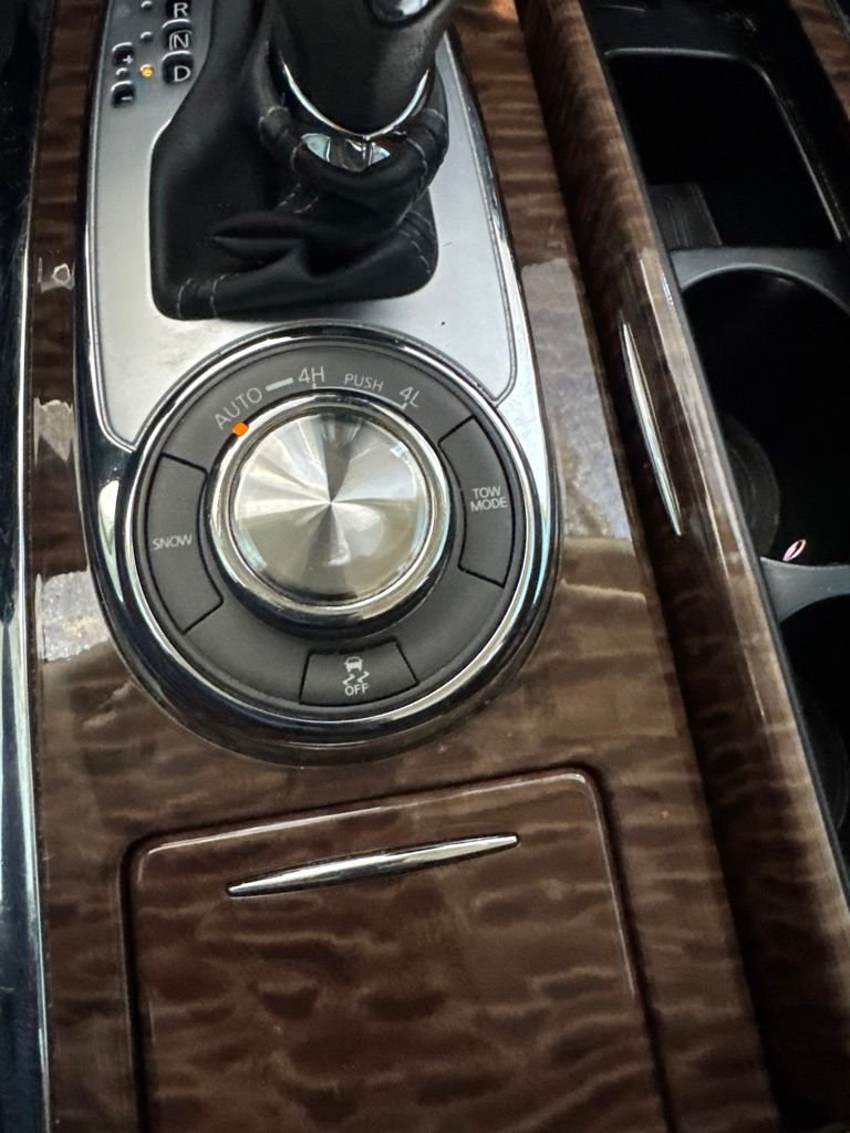 Used 2018 White Nissan Platinum image 7
