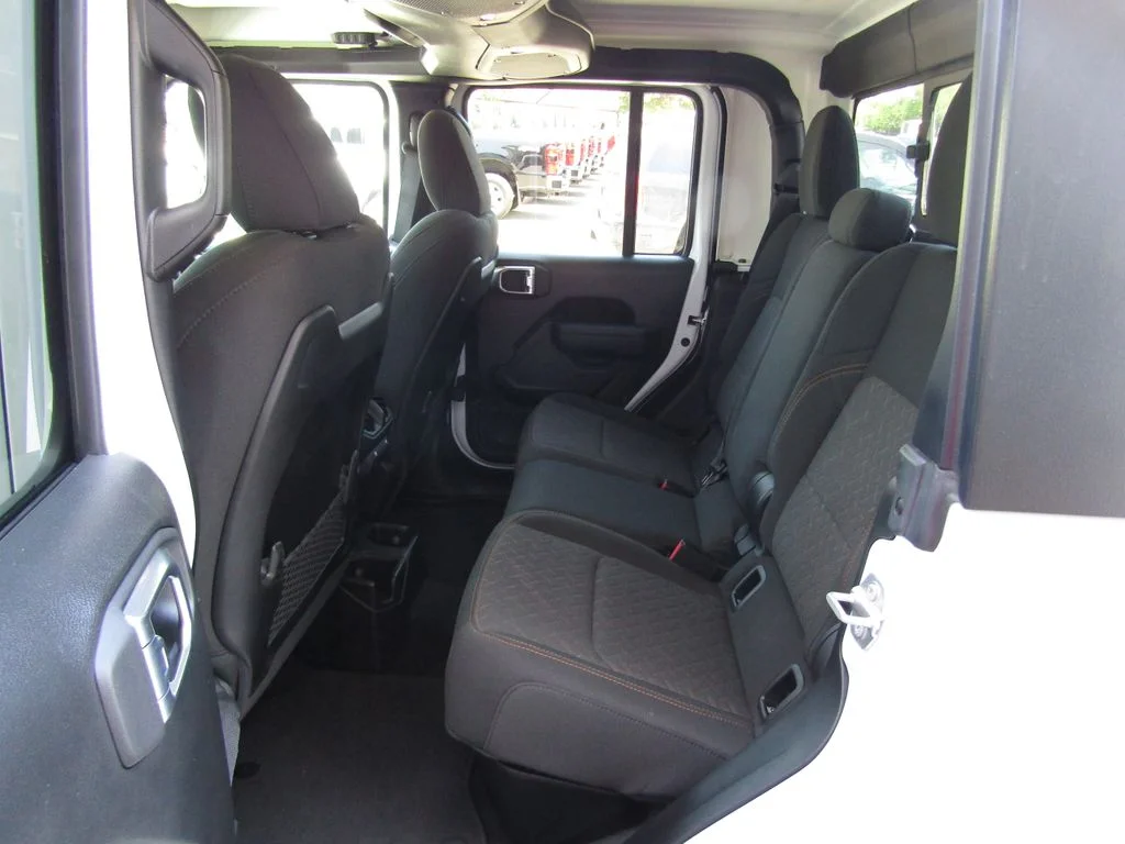 Used 2024 White Jeep Mojave image 26