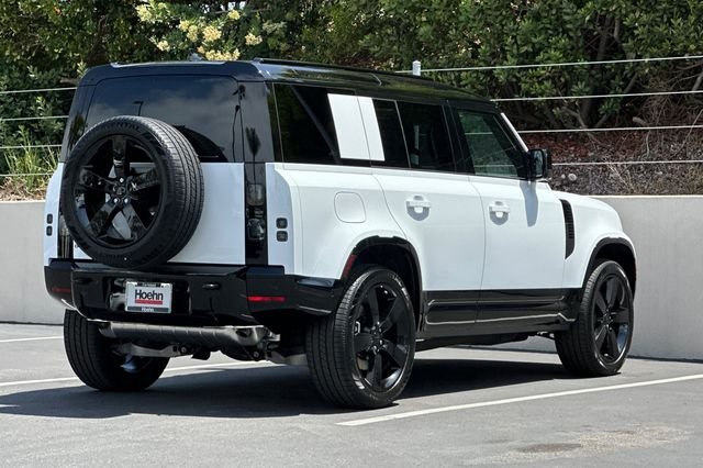 New 2026 White Land Rover X-Dynamic SE image 5