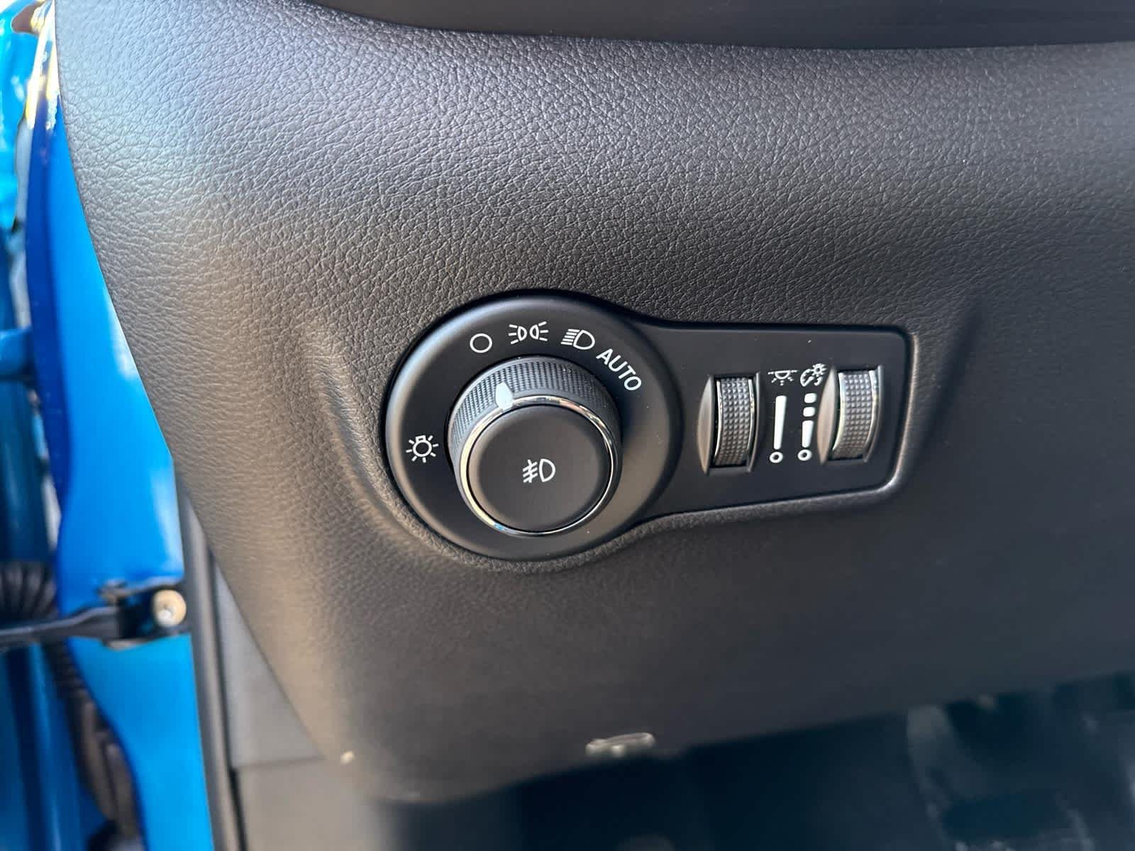 New 2026 Hydro Blue Pearlcoat Jeep Limited Altitude image 15