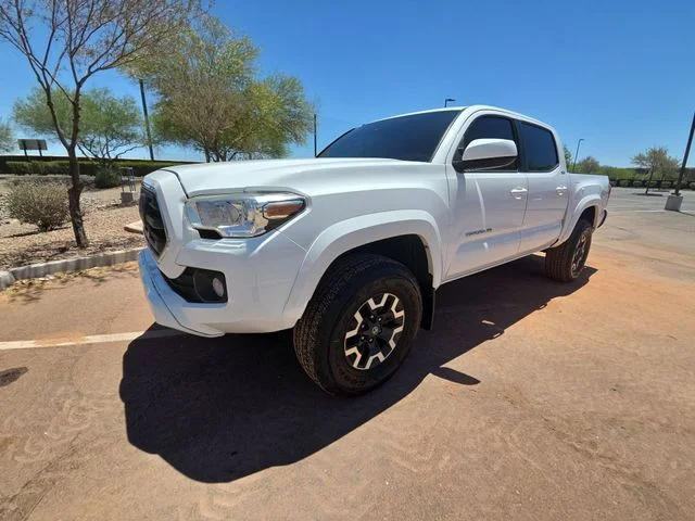 Used 2019 White Toyota SR5 image 3