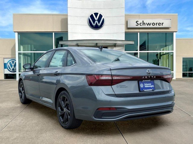New 2027 Platinum Gray Metallic Volkswagen SE image 7
