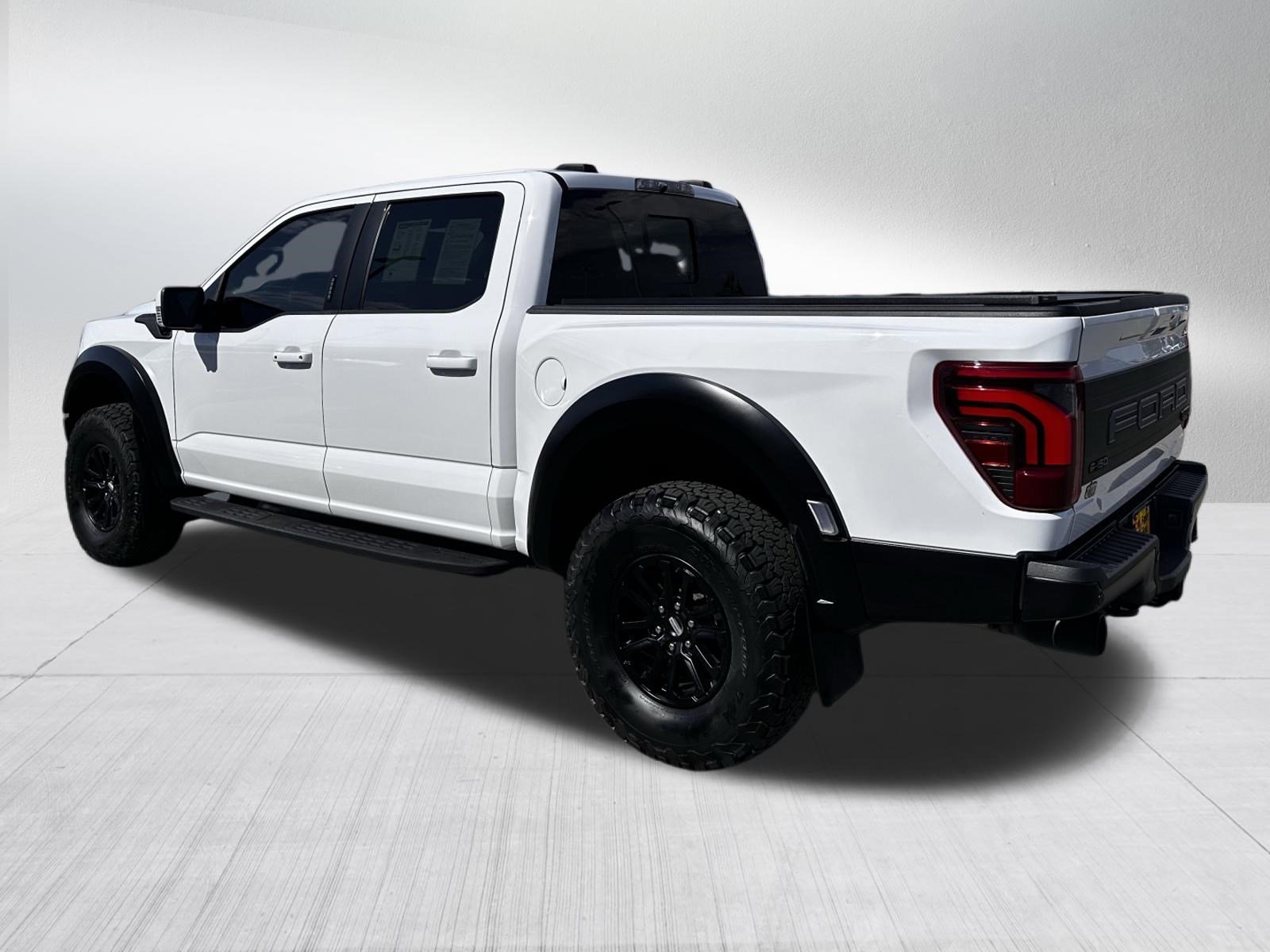 Used 2024 Oxford White Clearcoat Ford Raptor image 5