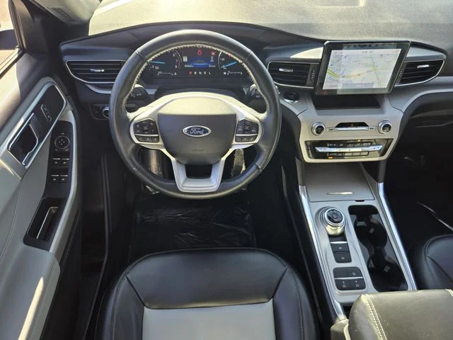 Used 2023 Silver Ford XLT image 12