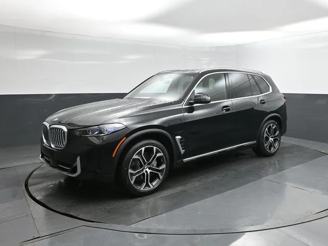 2026 BMW X5 xDrive50e's photo