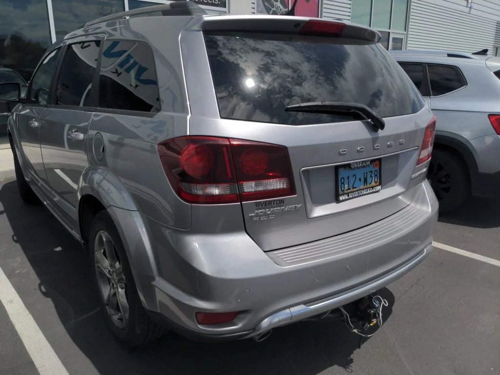 Used 2017 Billet Clearcoat Dodge Crossroad image 2