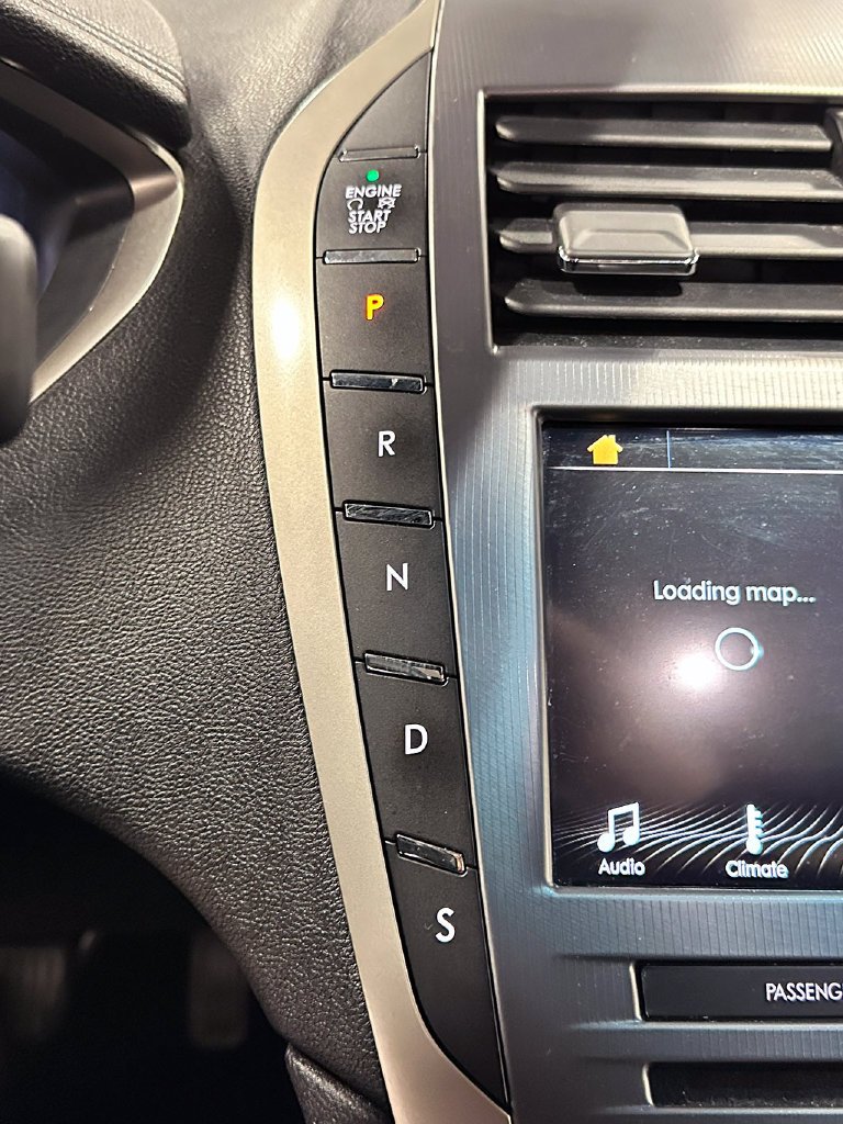 Used 2017 Silver Lincoln Reserve image 29