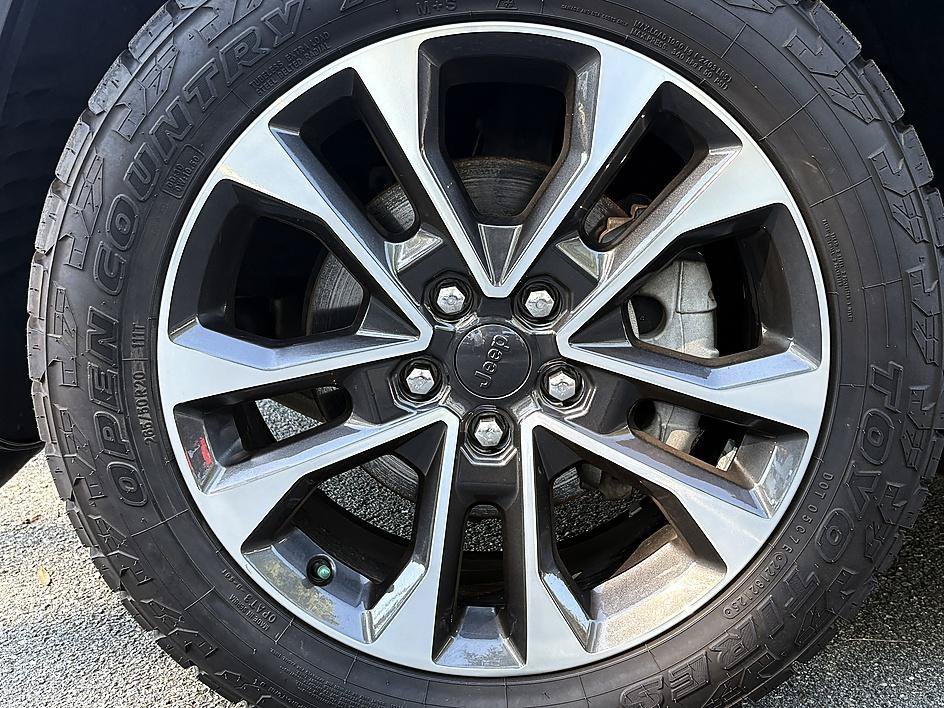 Used 2023 Baltic Gray Metallic Clearcoat Jeep Overland image 7