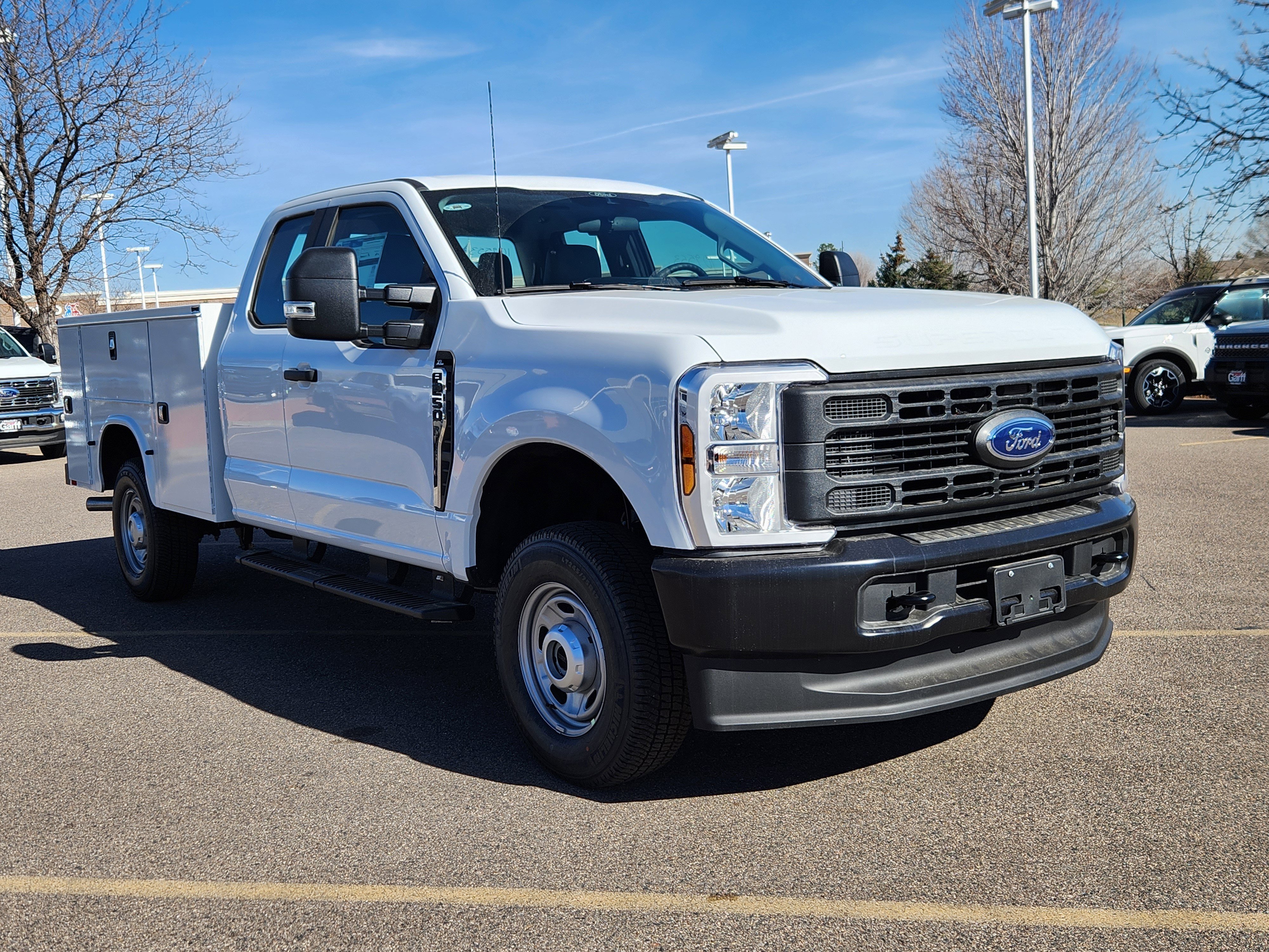 New 2026 Oxford White Ford XL image 4