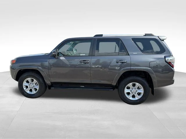 Used 2022 Gray Toyota SR5 Premium image 4