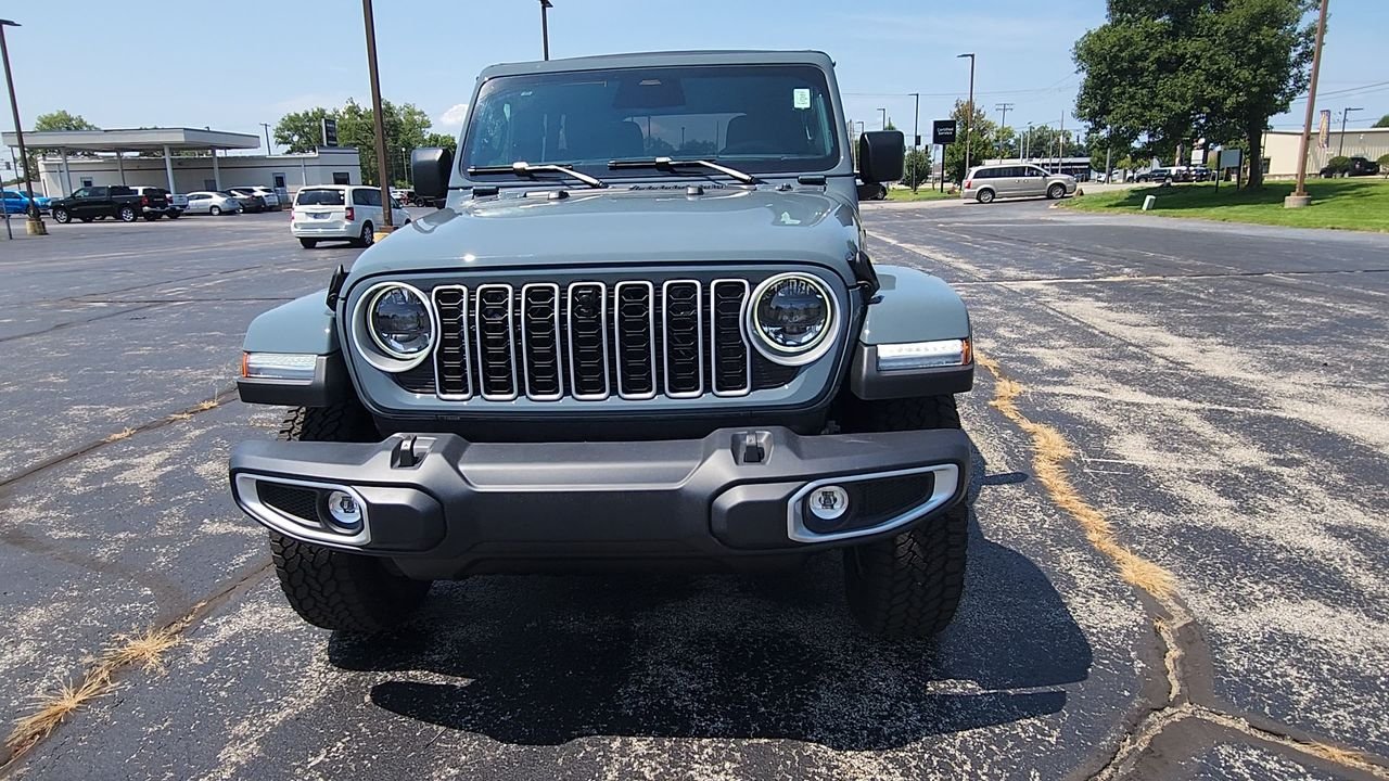 New 2026 Gray Jeep Sahara image 3