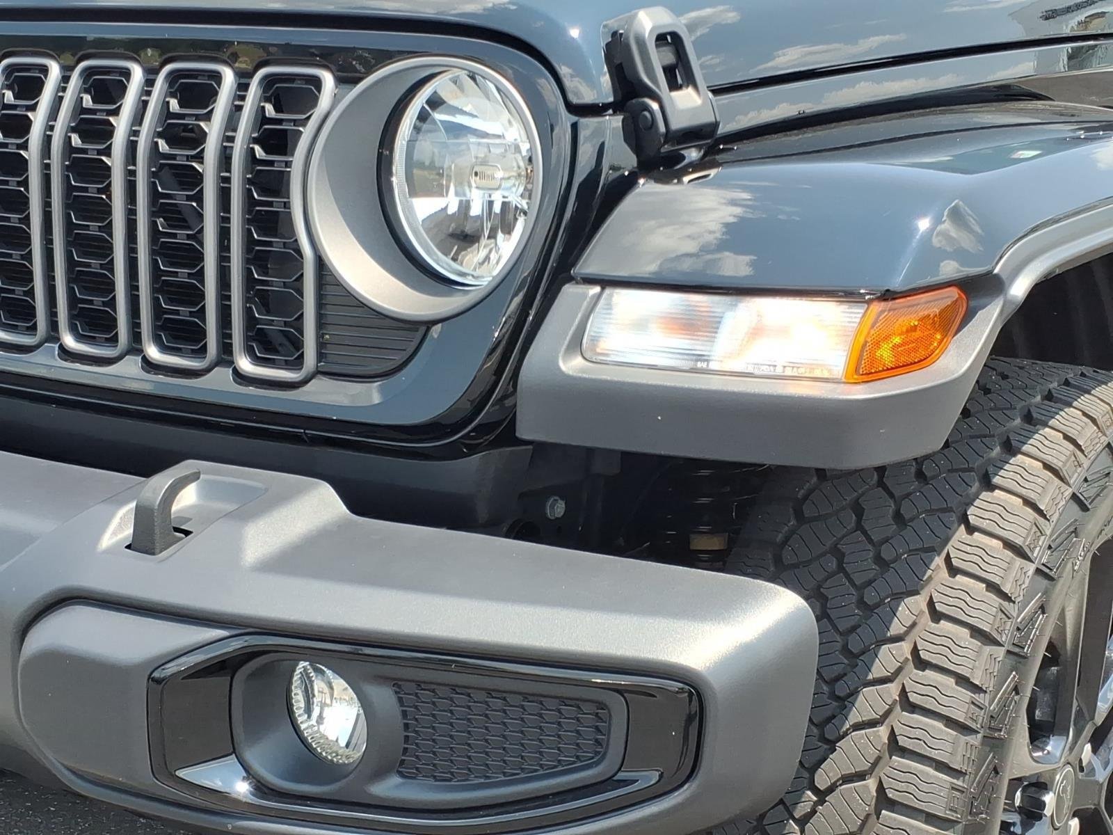 Used 2025 Black Clearcoat Jeep Nighthawk image 13