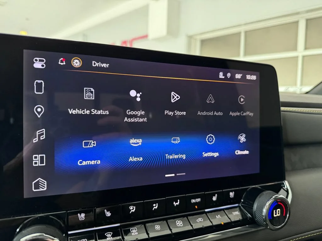 2025 Chevrolet Colorado ZR2 - Photo 17