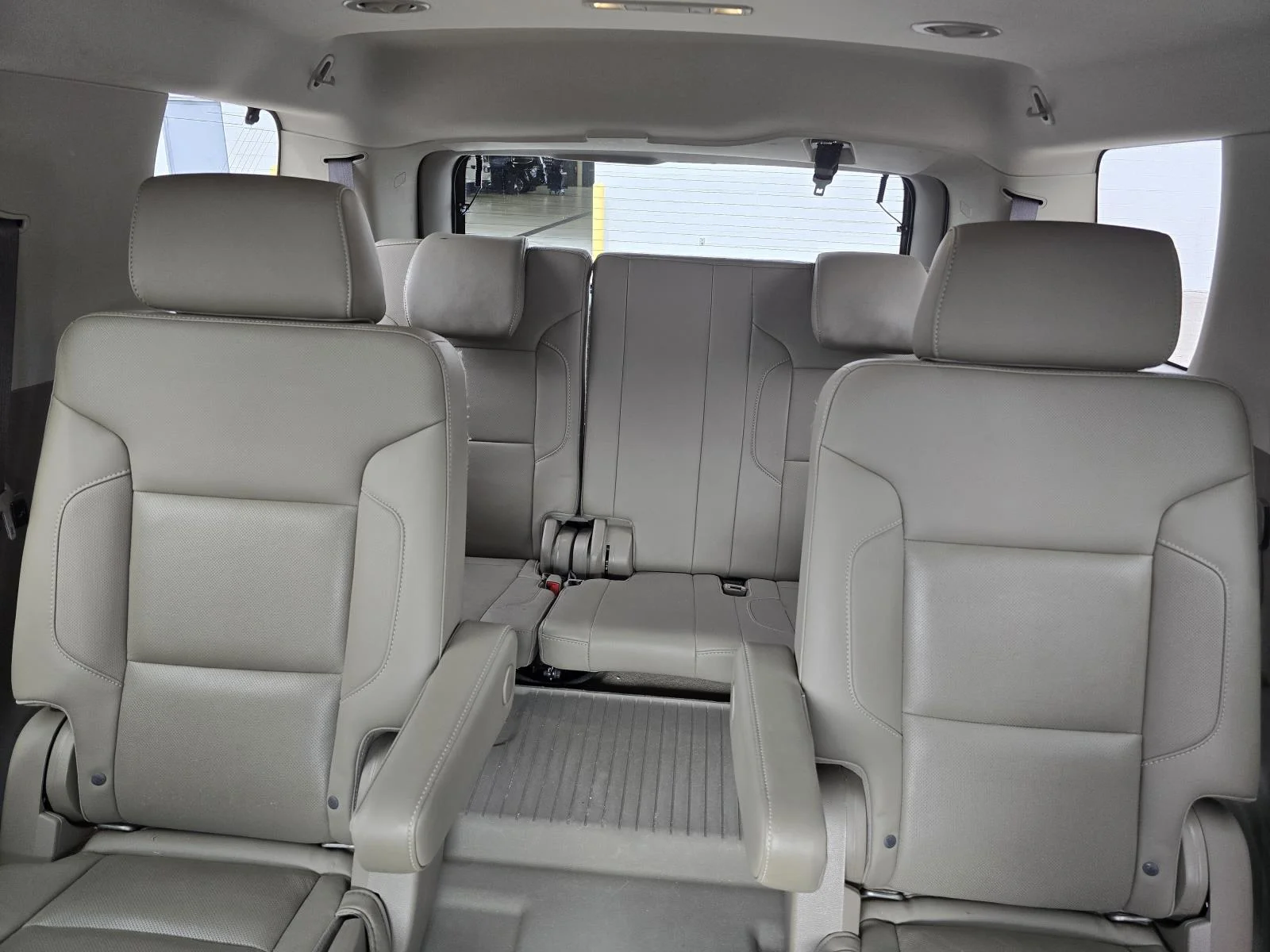Used 2019 Iridescent Pearl Tricoat Chevrolet Premier image 12