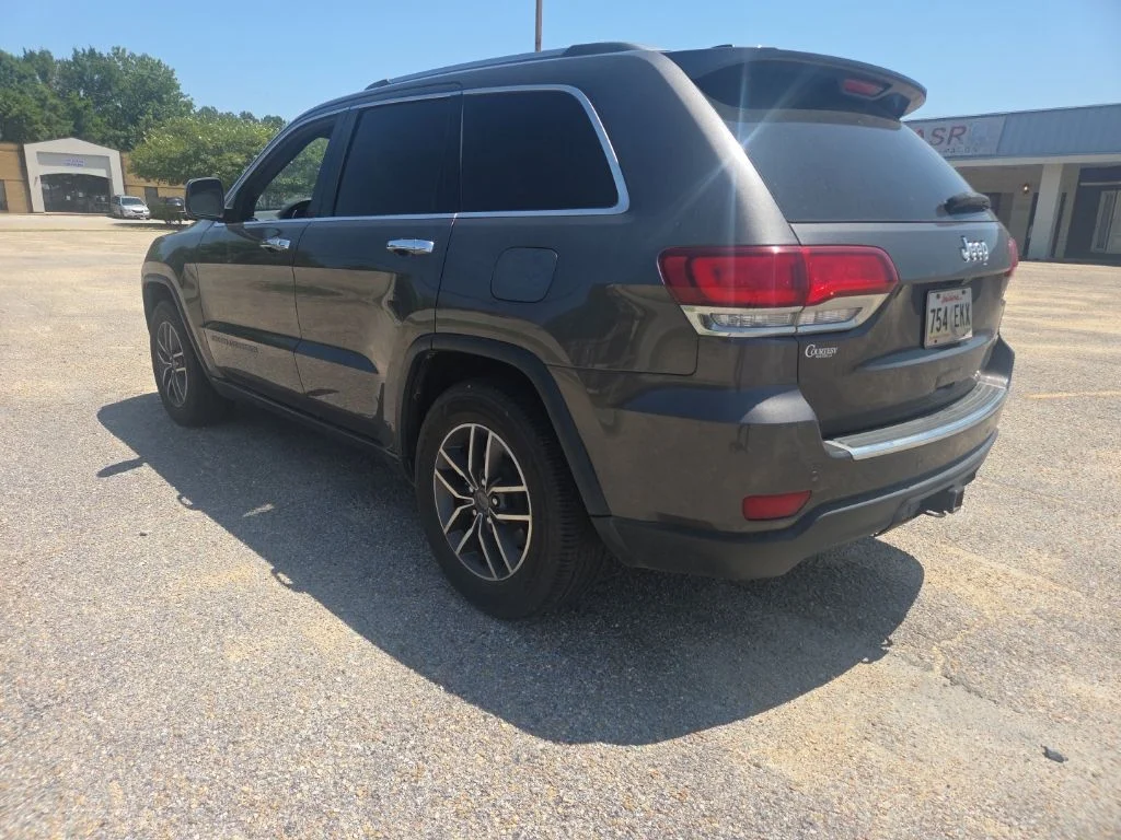Used 2020 Gray Jeep Limited image 16