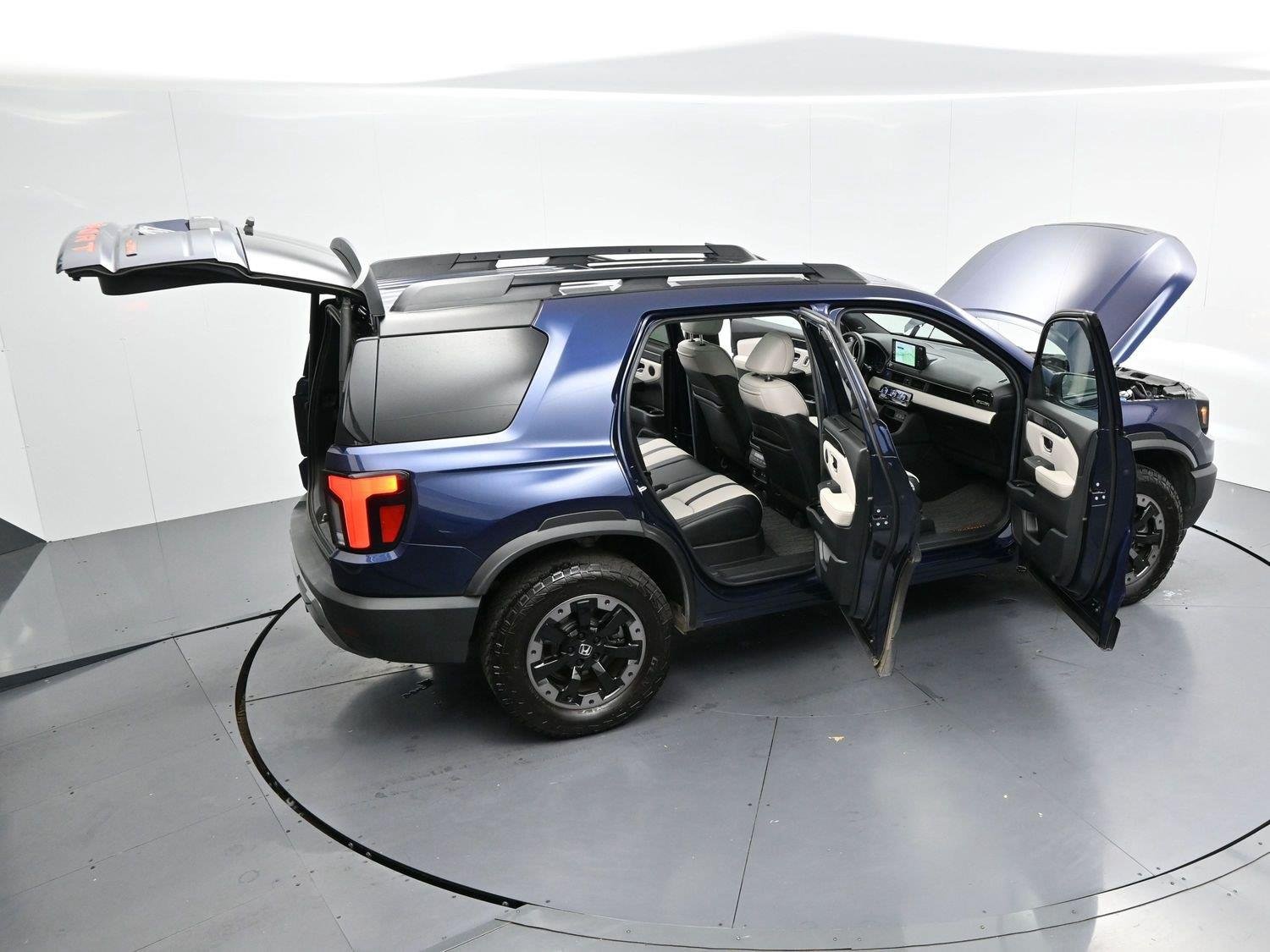 Used 2026 Obsidian Blue Pearl Honda TrailSport Elite image 47