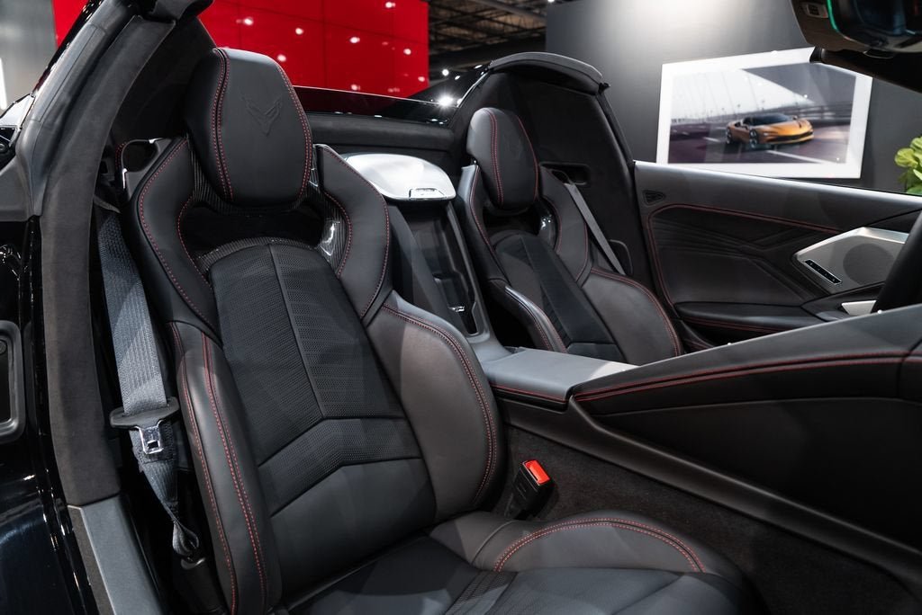 Used 2025 Black Chevrolet Z06 image 39