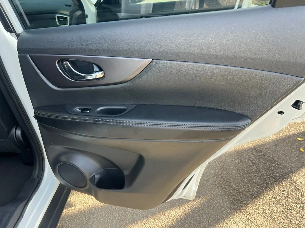 Used 2016 White Nissan SV image 16