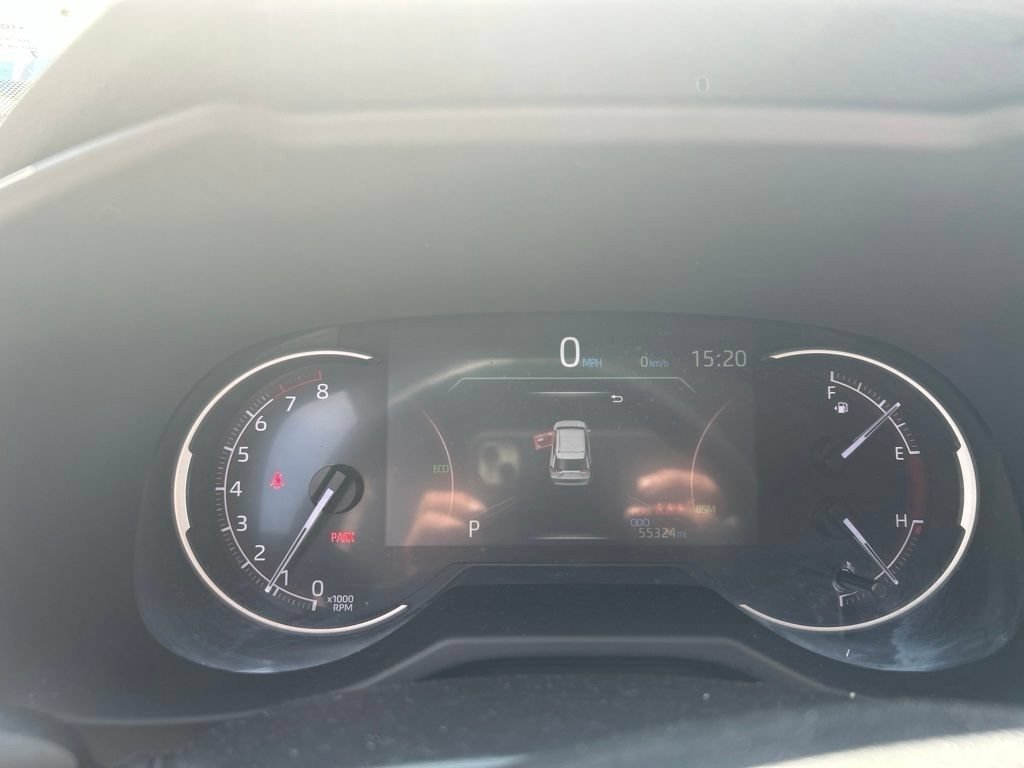 Used 2024 Ice Toyota LE image 5