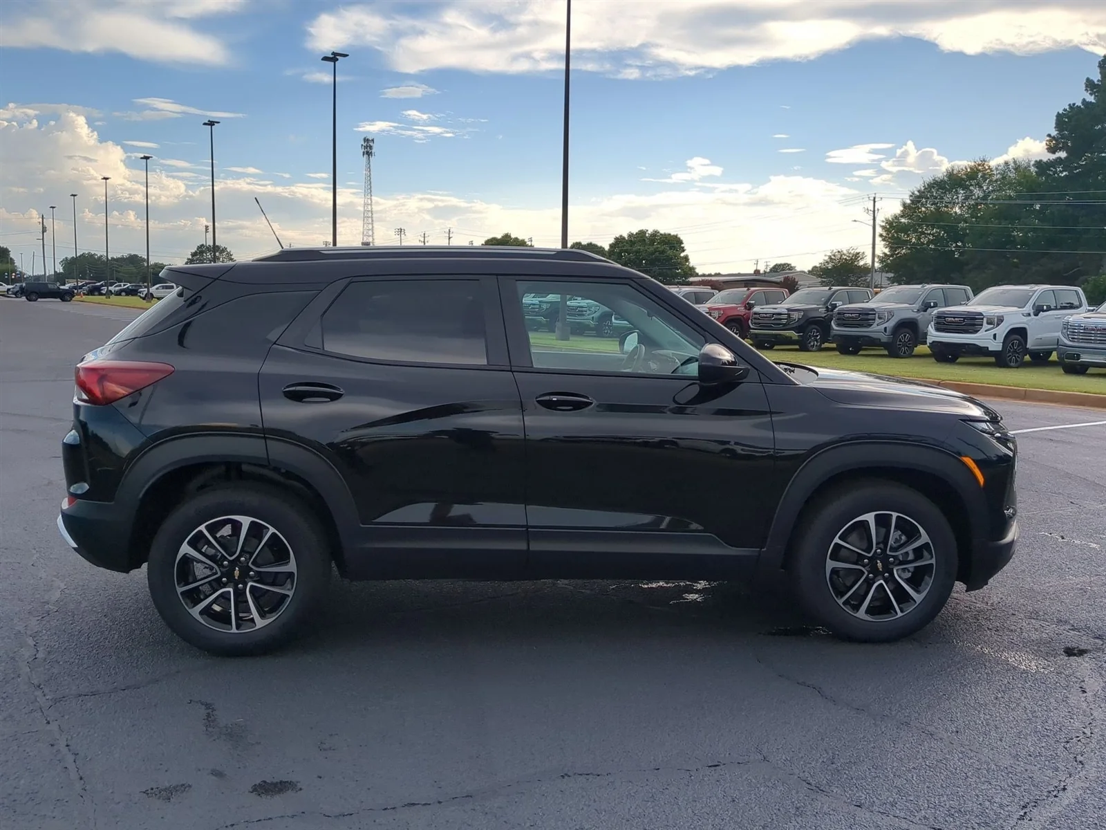 New 2026 Mosaic Black Metallic Chevrolet LT image 33
