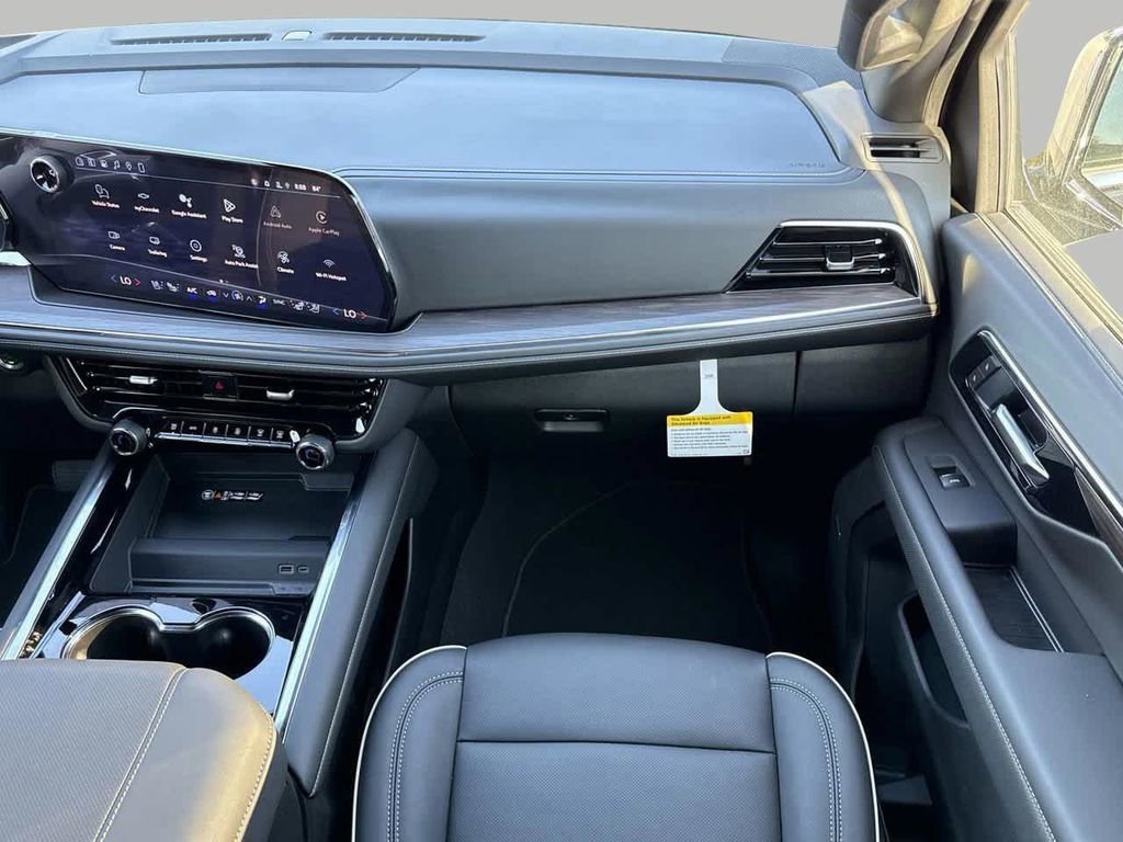 2026 Chevrolet Suburban Premier - Photo 11