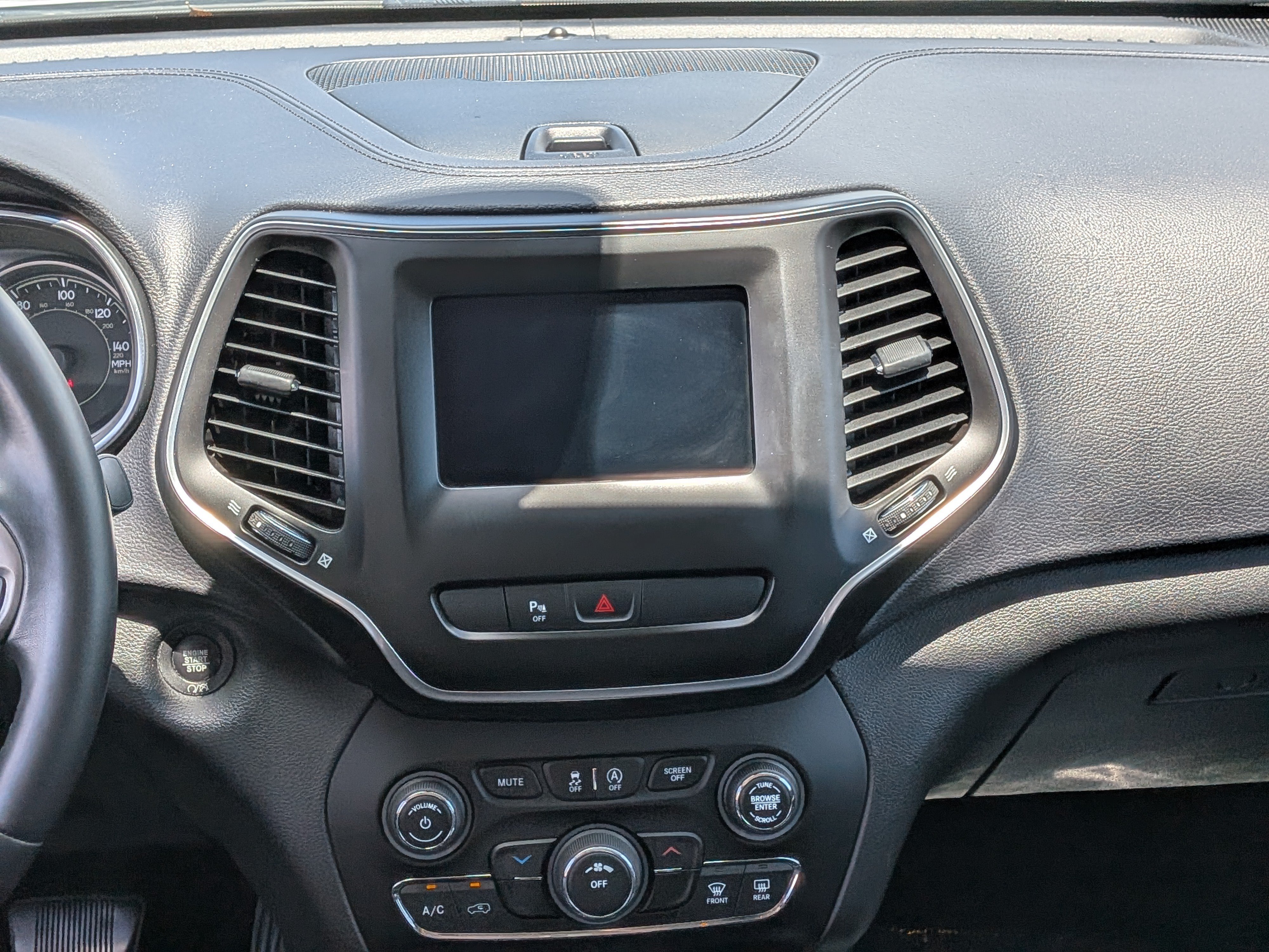 2019 Jeep Cherokee Latitude Plus - Photo 21