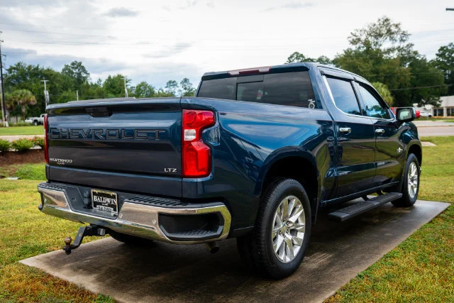 Used 2021 Northsky Blue Metallic Chevrolet LTZ image 16