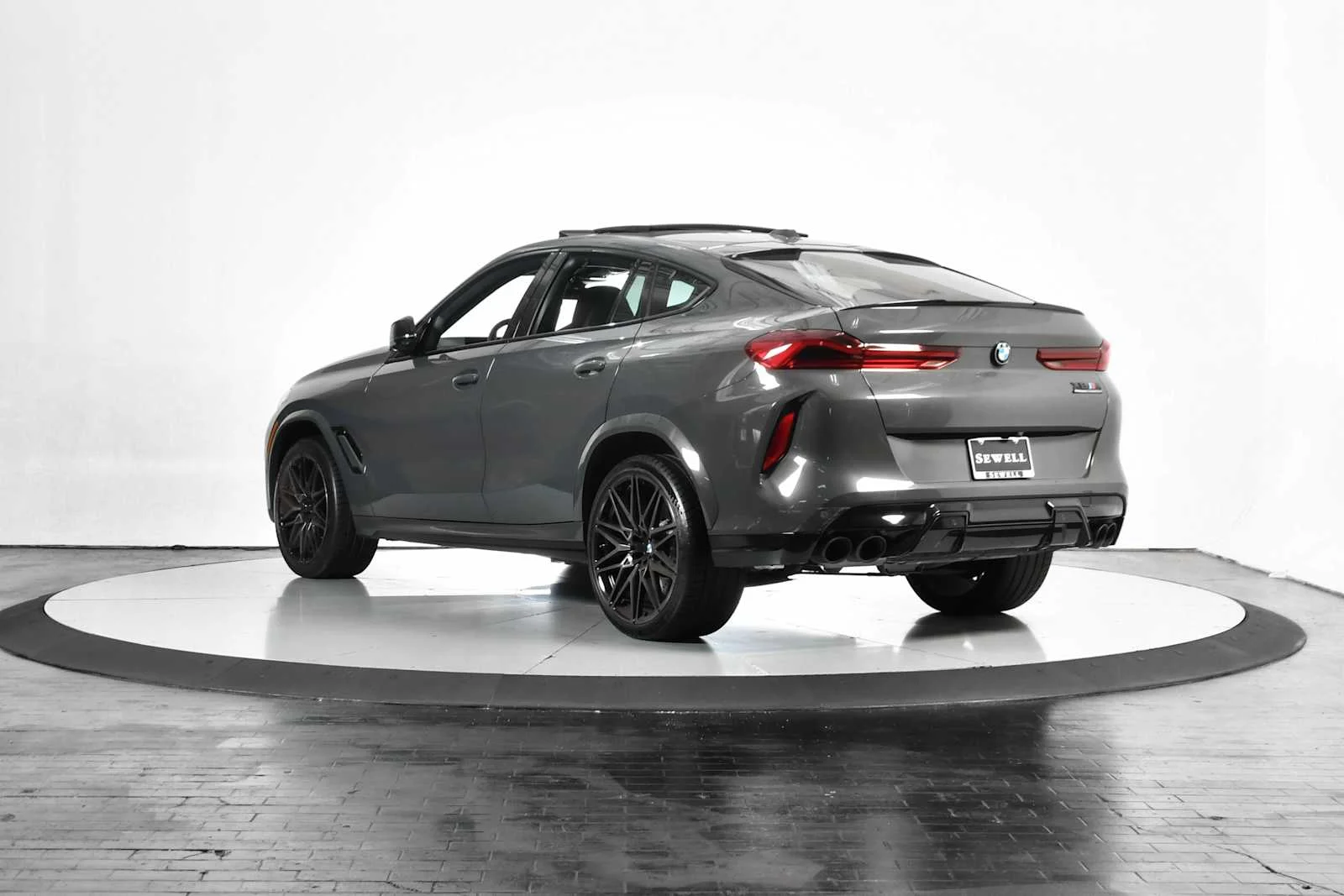 Used 2025 Dravit Grey Metallic BMW  image 4