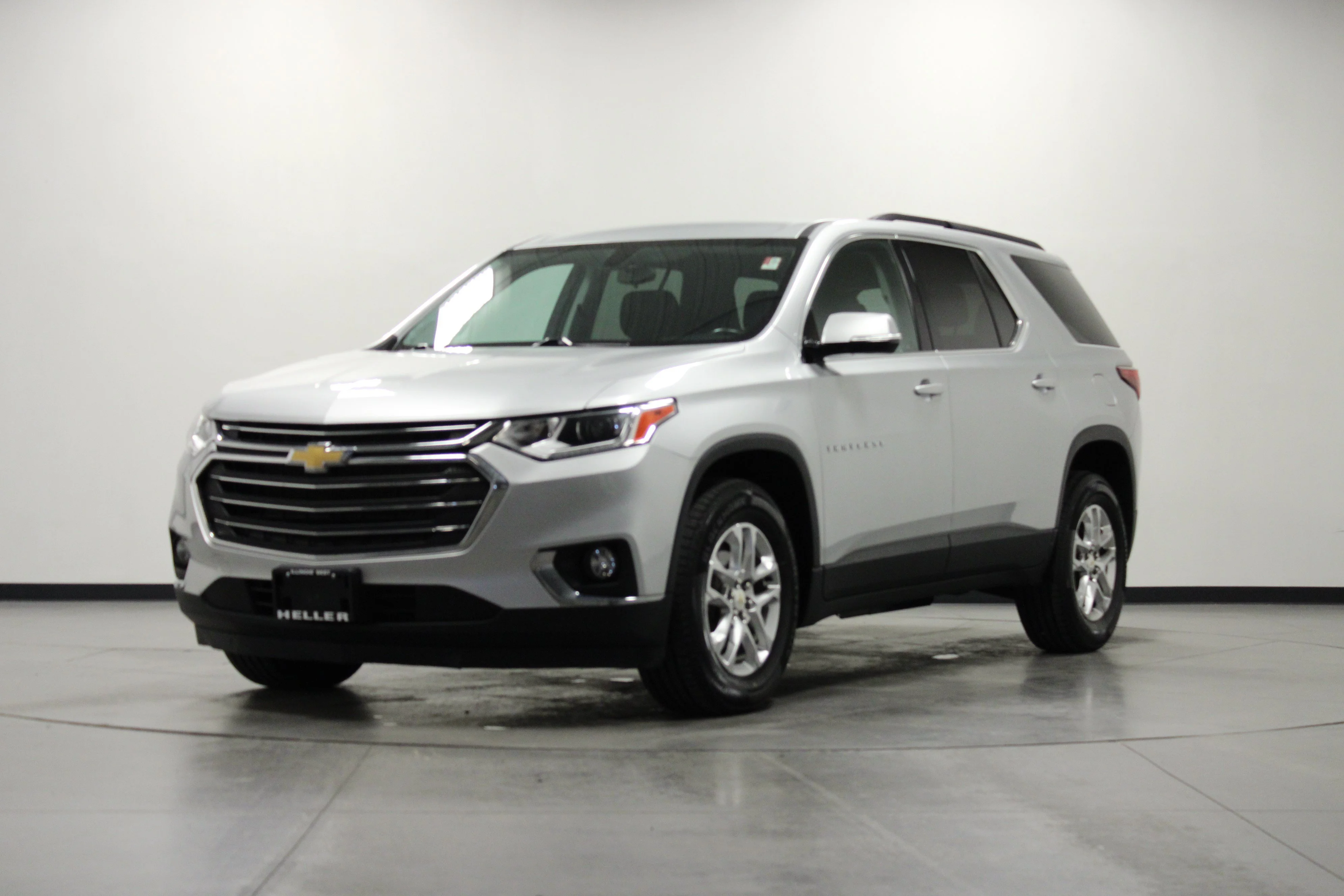 Used 2020 SILVER ICE METALLIC Chevrolet LT Cloth image 8