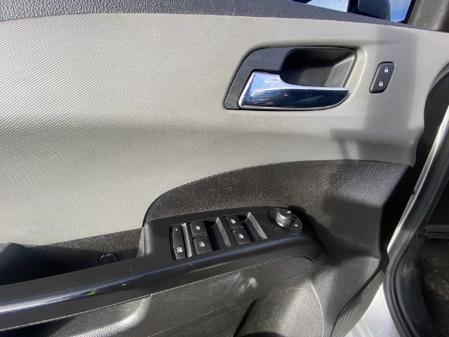 Used 2020 SILVER ICE METALLIC Chevrolet LT image 13