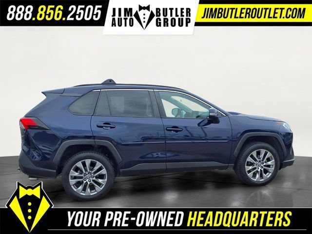 Used 2021  Toyota XLE Premium image 27