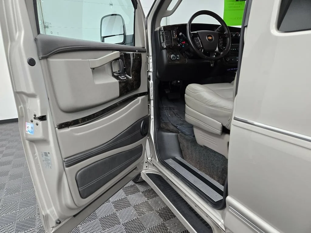 Used 2023 Special Exterior Color Chevrolet WT image 16