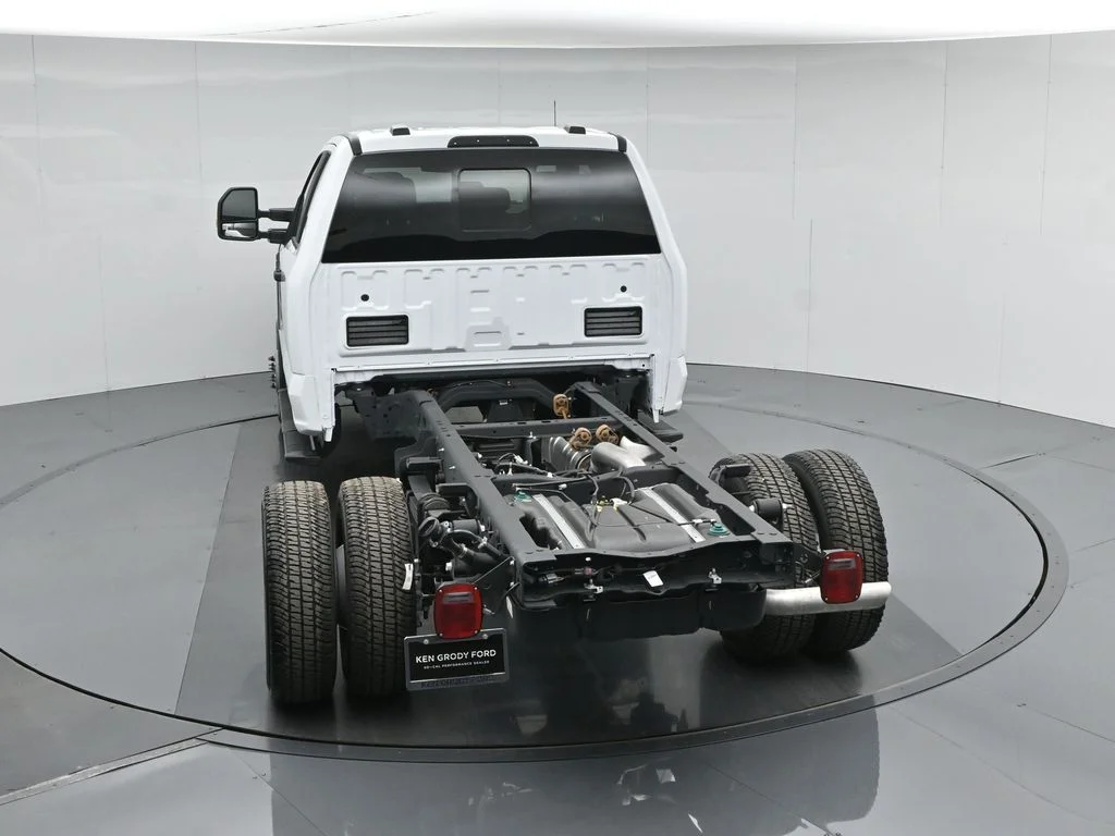 New 2026 Oxford White Ford XL image 37