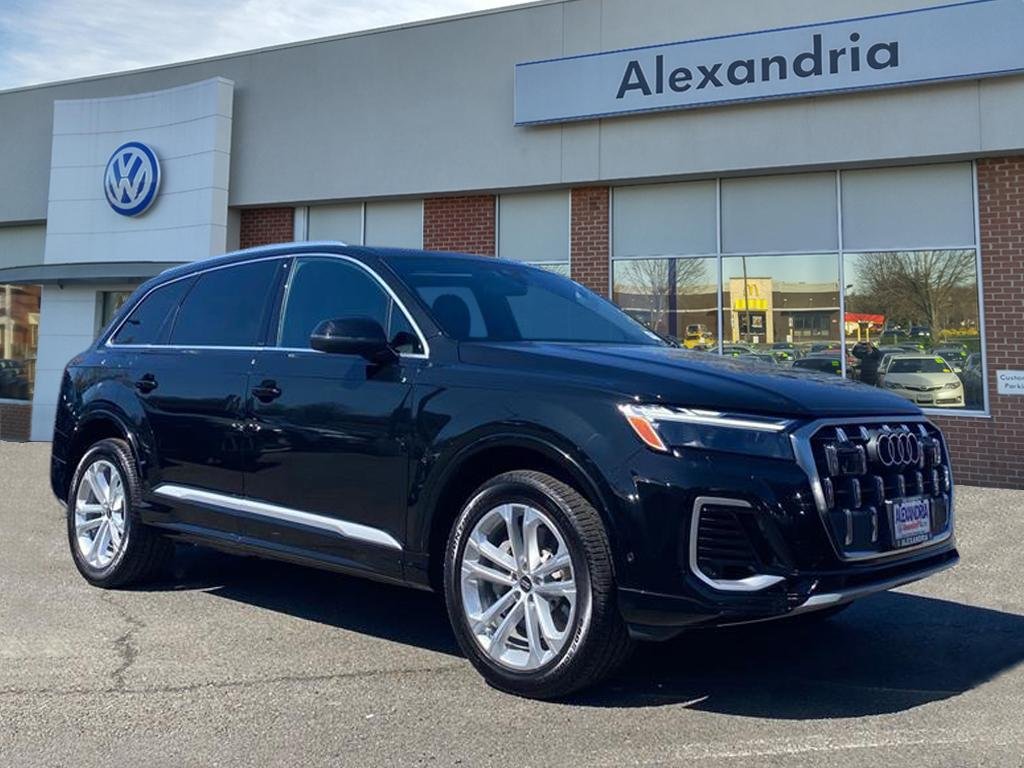 2025 Audi Q7 55 Premium Plus quattro Tiptronic's photo