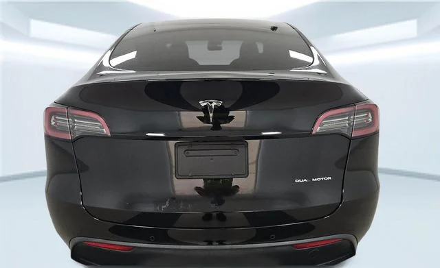 Used 2022  Tesla Long Range image 6
