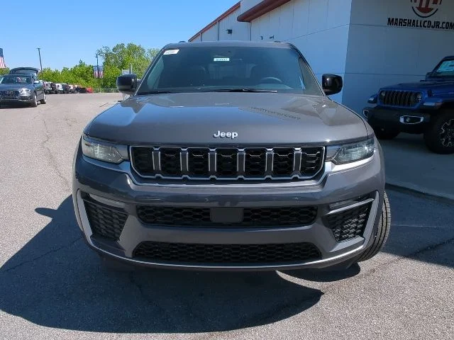 New 2026 Gray Jeep Limited image 4