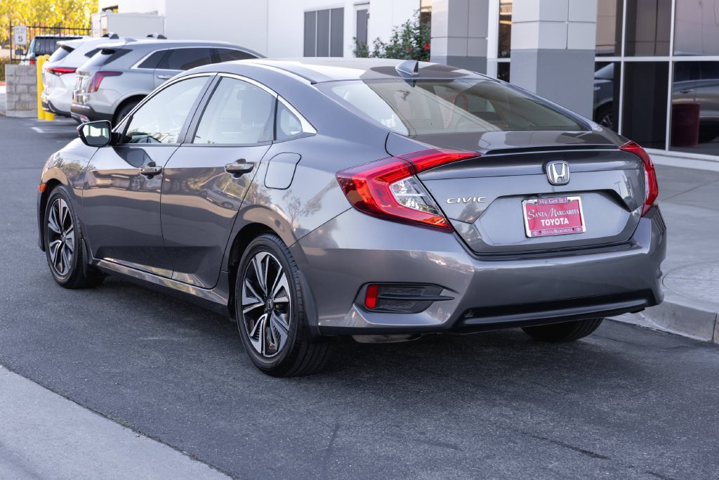 Used 2018 Polished Metal Metallic Honda EX-T image 7