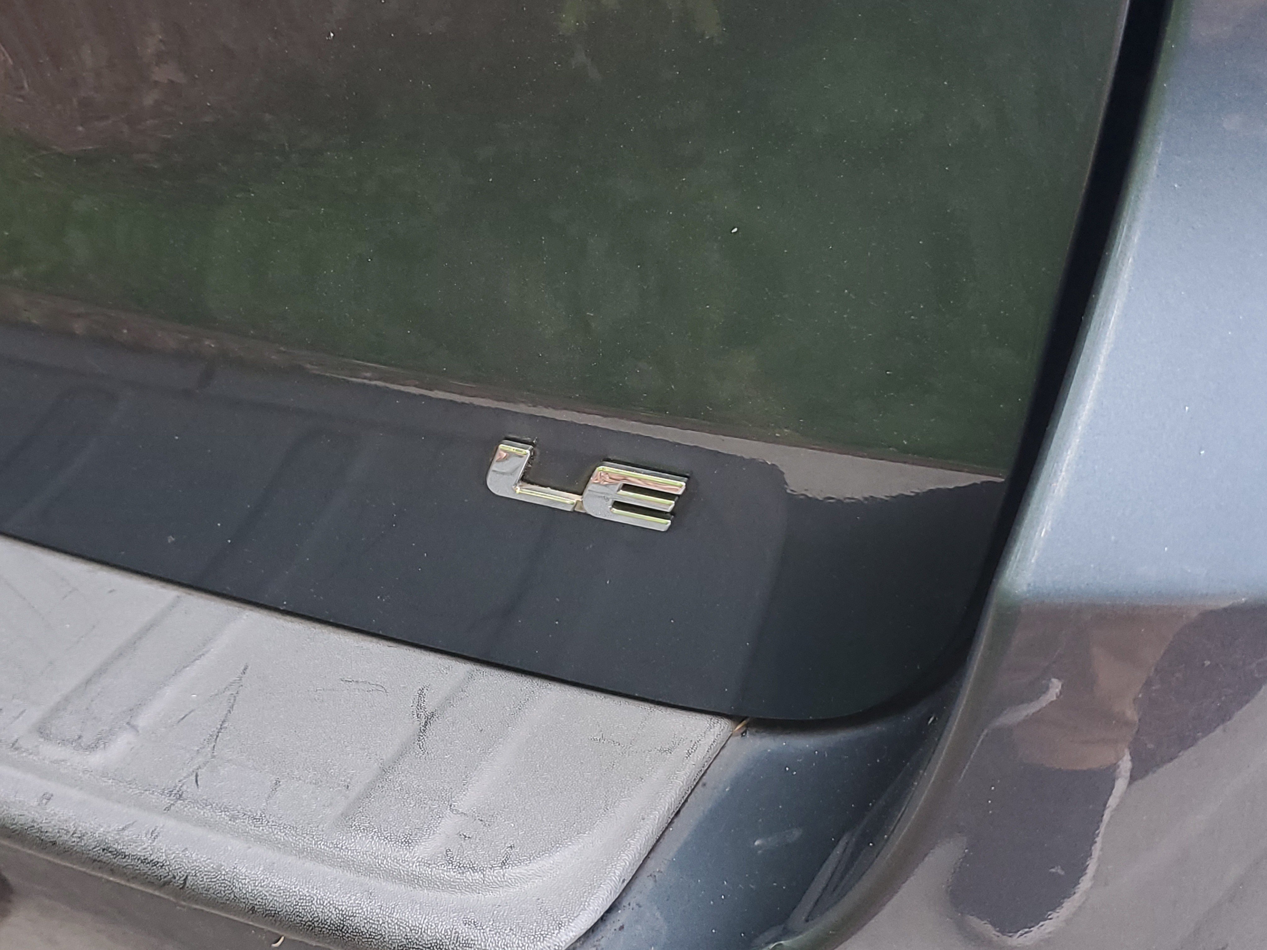 Used 2014 Blue Toyota LE image 9