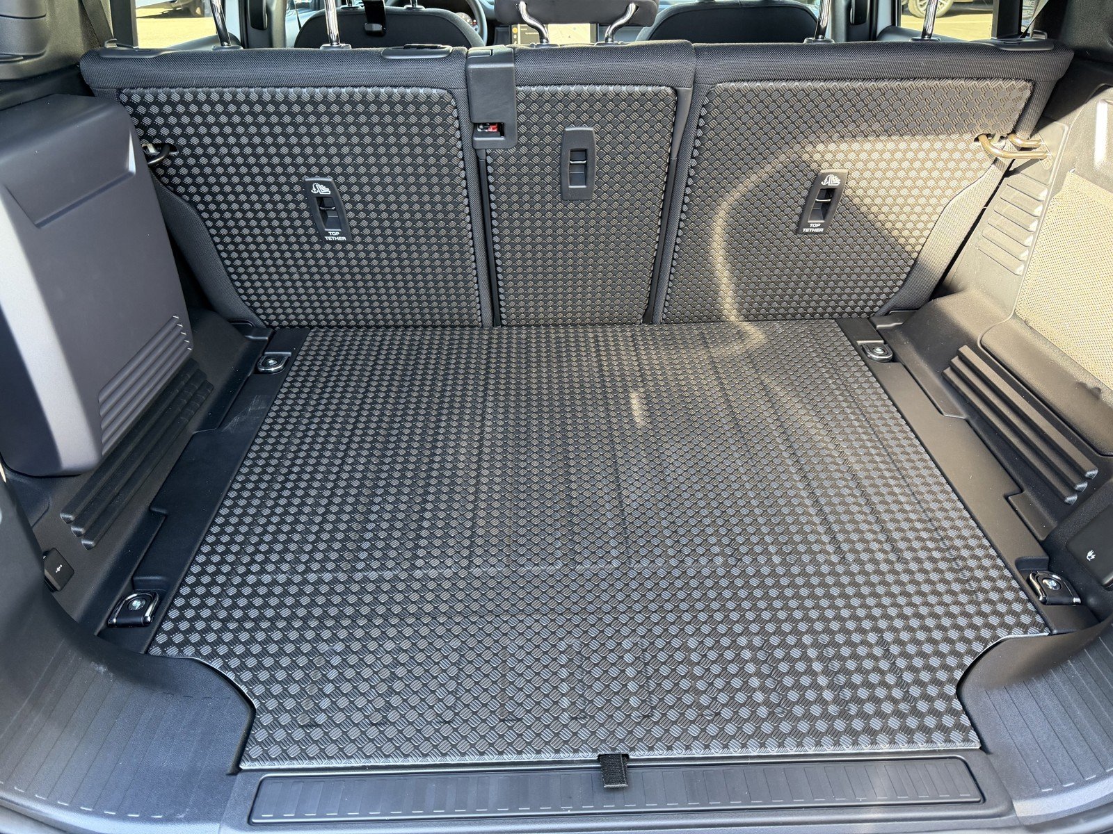 2026 Land Rover Defender V8 - Photo 30