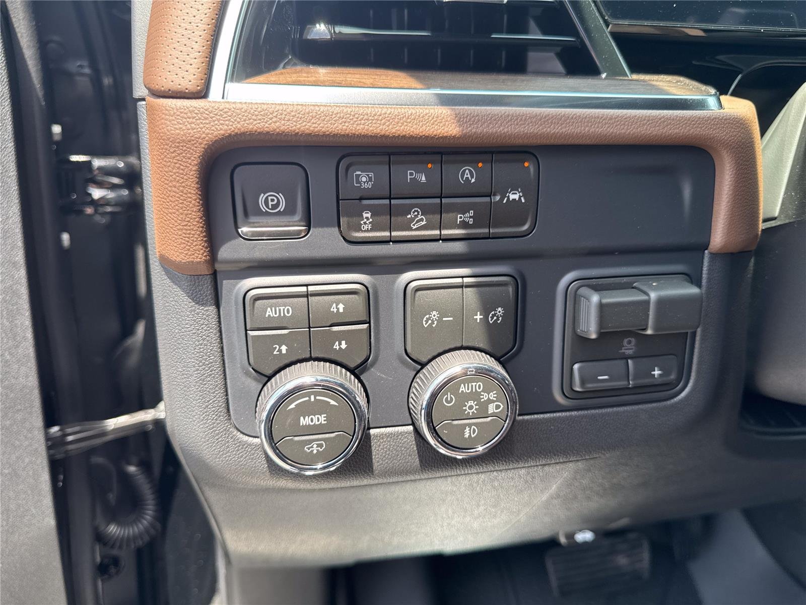 New 2026 Black Chevrolet High Country image 20