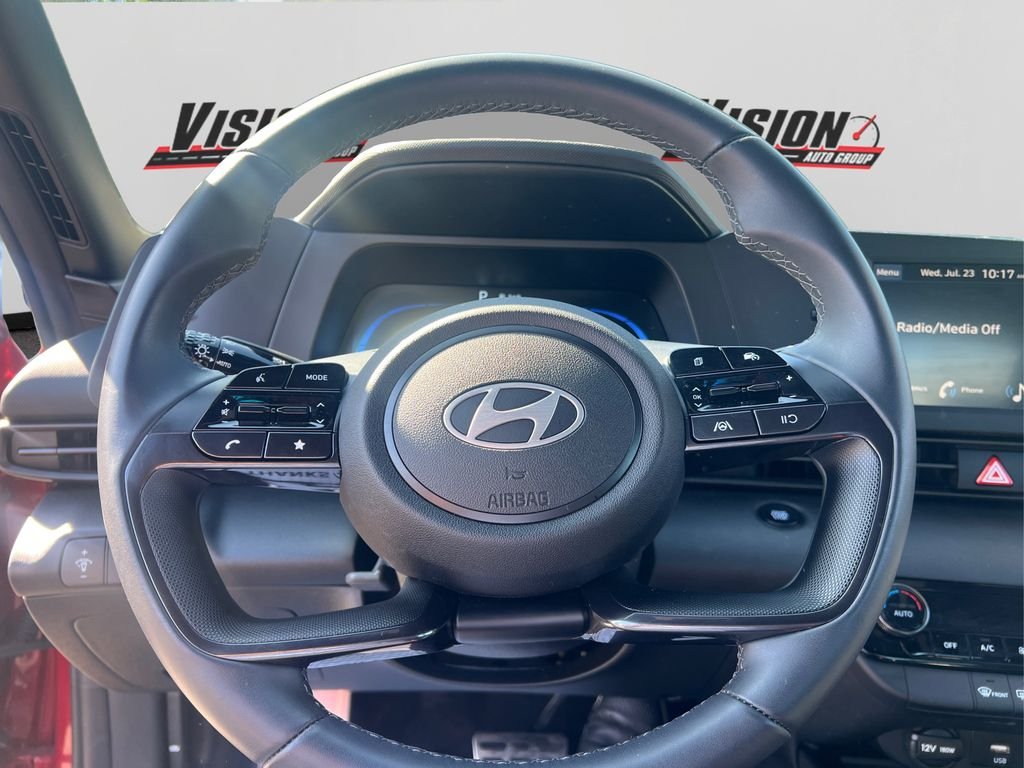 Used 2025 Red Hyundai SEL Sport image 18
