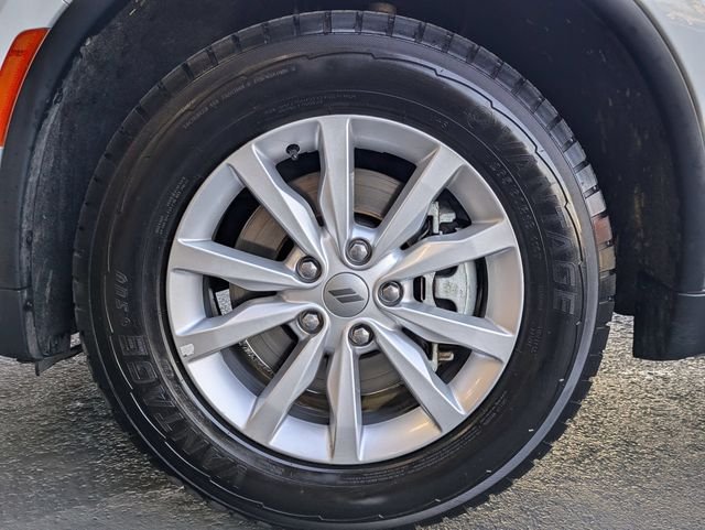 Used 2023 White Dodge SXT image 28