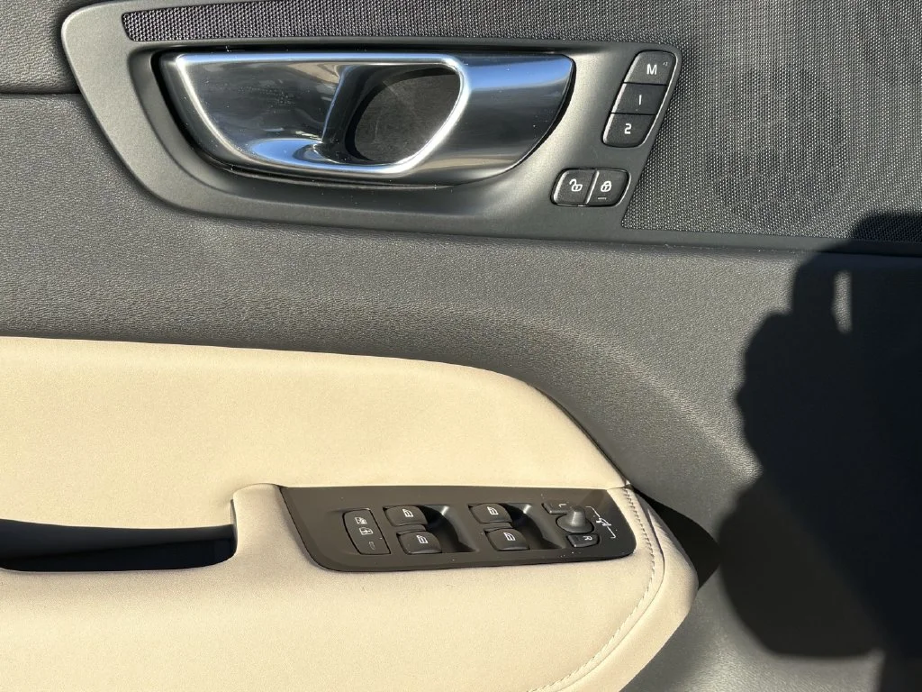 New 2026 Vapour Grey Volvo Plus image 11