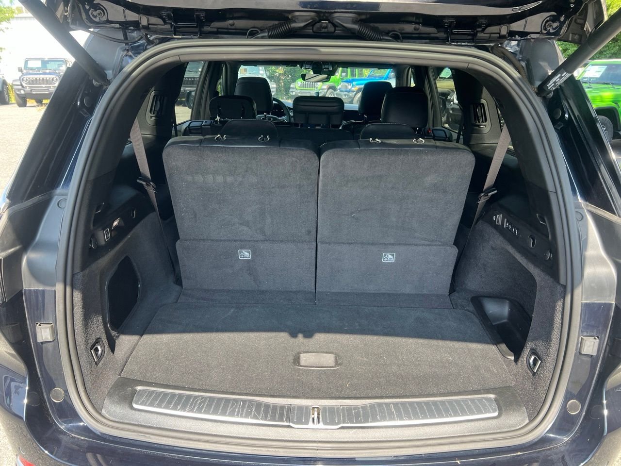 Used 2023 Black Jeep Overland image 11