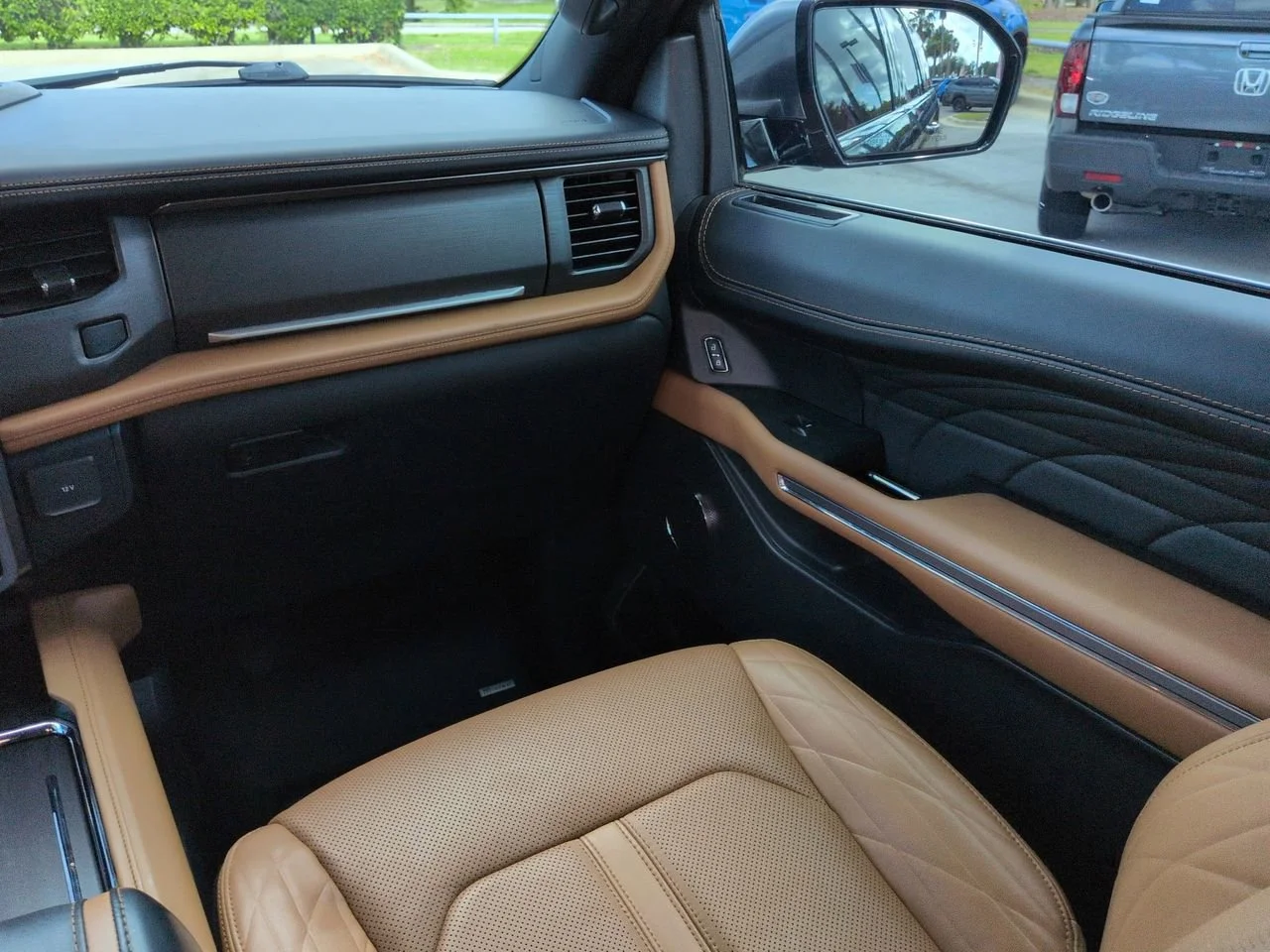 2024 Ford Expedition Platinum - Photo 16