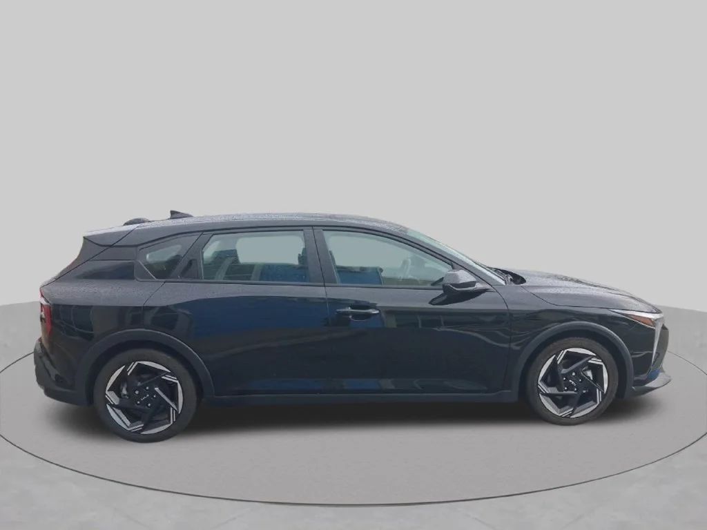 Used 2026 Black Kia EX image 4