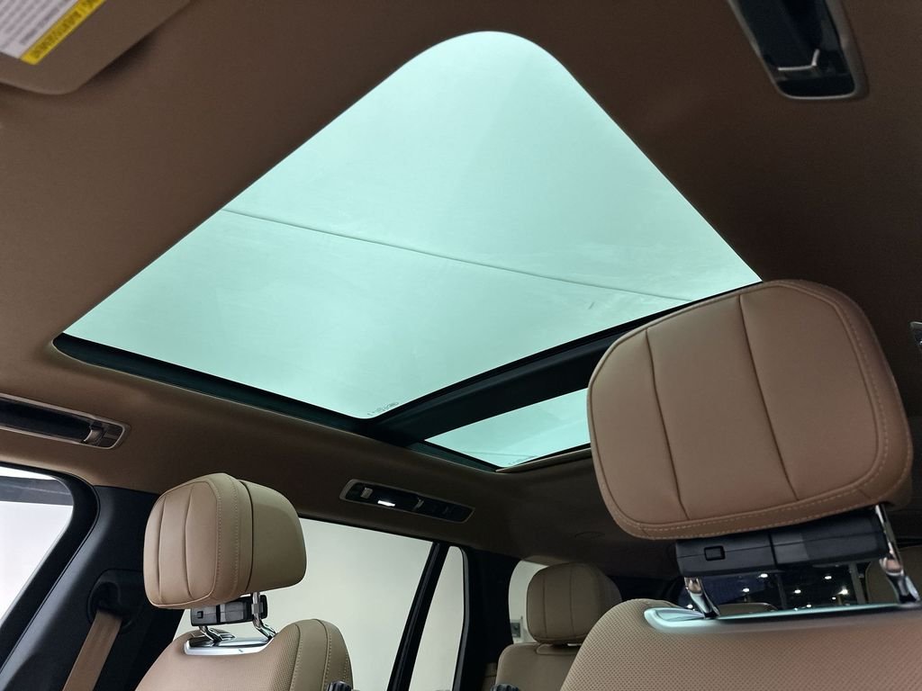 New 2026 Santorini Black Land Rover SE image 19